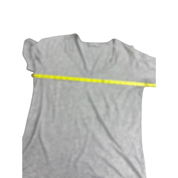 Vince Gray V-Neck T-Shirt Women’s Size L Short Sleeve Lightweight Basic Tee - Picture 4 of 6